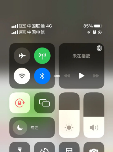 泾县苹果手机维修分享iPhone双卡信号解决办法 