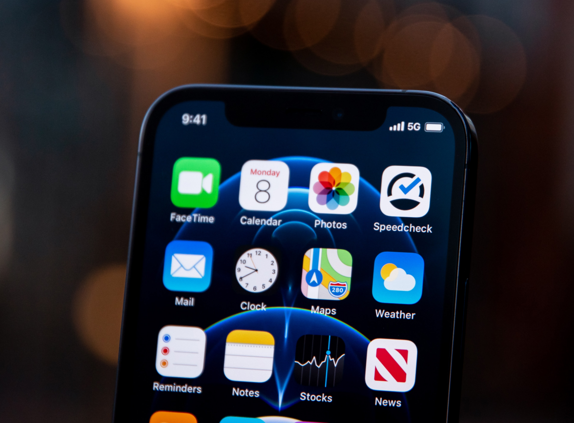 泾县苹果手机维修分享为什么 iPhone 12 在冬季会自动关机 